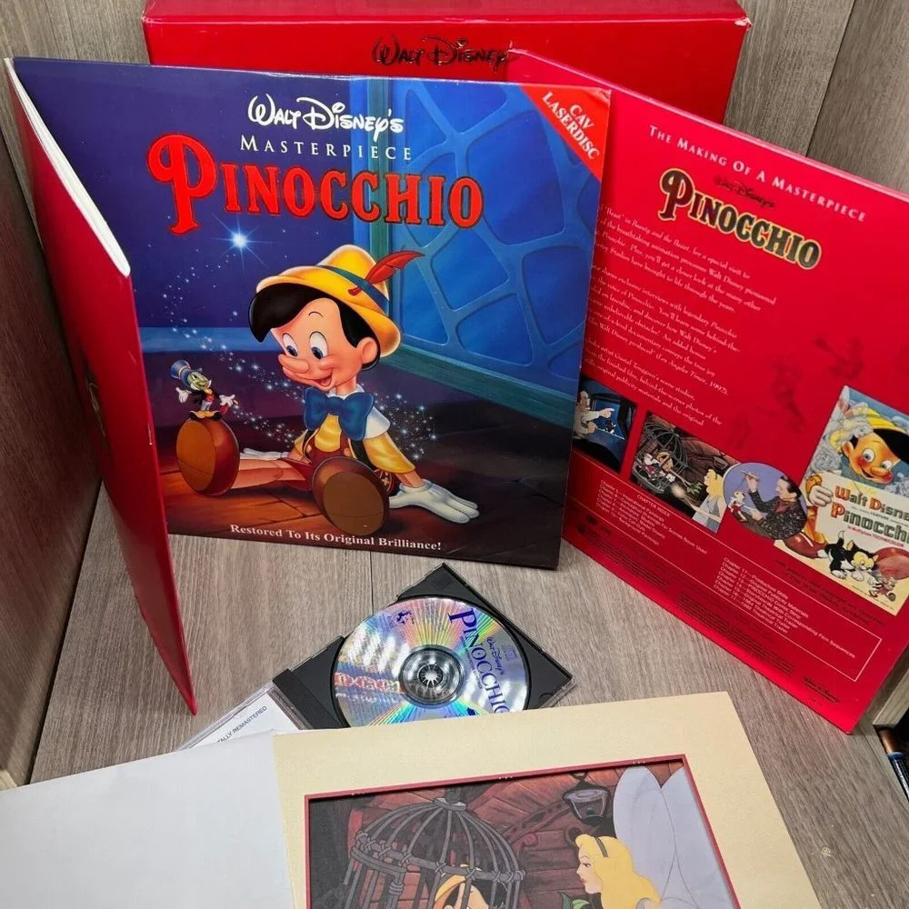 Walt Disney's Pinocchio Masterpiece Deluxe CAV LaserDisc Edition Complete Set - Picture 4 of 12